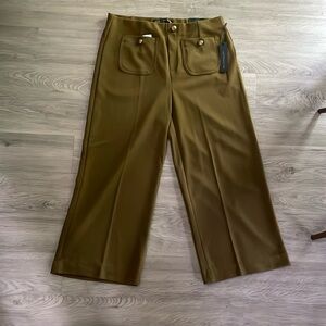 Meg & Margot  Dressy wide leg Crop NWT Sz.Lg